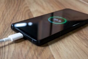 Solución cuando el celular no carga o carga muy lento